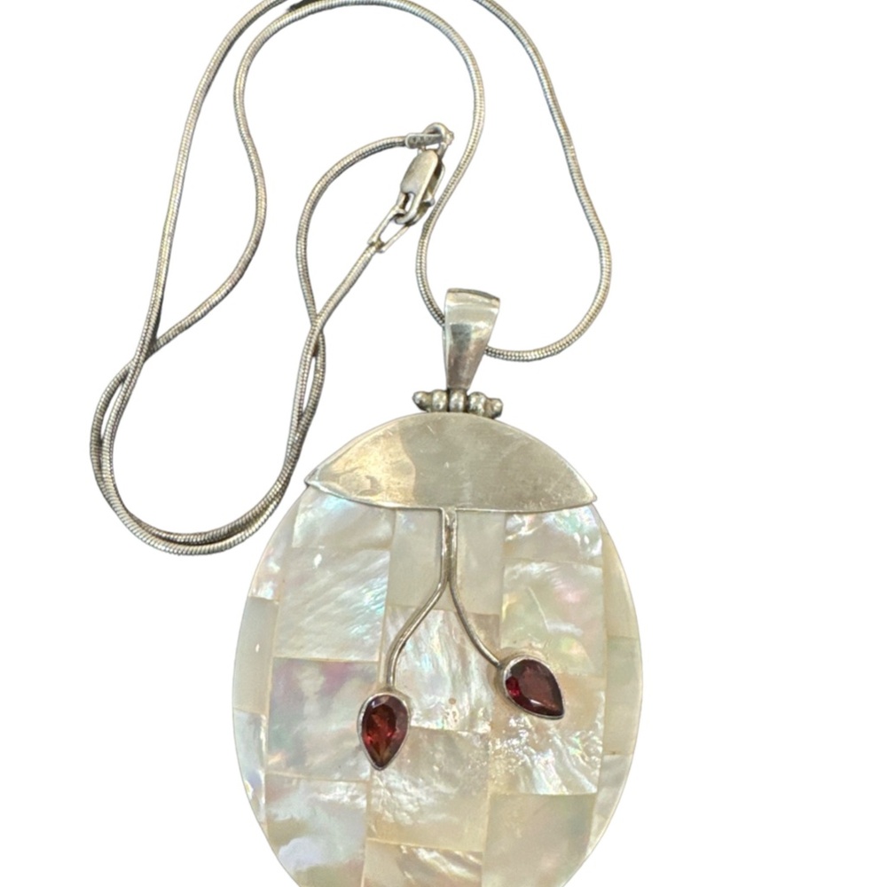 Vintage Sterling 925 Silver Pendant Necklace Mother of Pearl Oval Italy